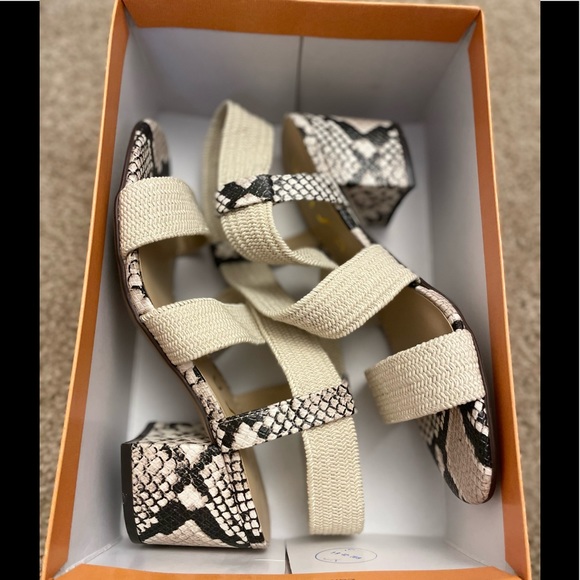 Unisa Elzie White Multi Fabric Sandal - Picture 4 of 7